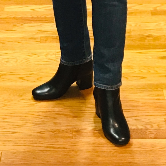 EASY SPIRIT BATONA LEATHER HEELED BOOTIES - 6.5M - Picture 6 of 8